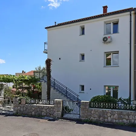 With Parking Space - 25943 Crikvenica