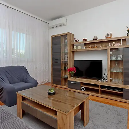 With Parking Space - 25943 Apartament Crikvenica