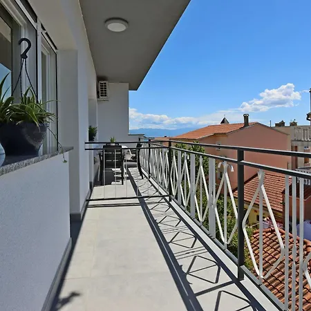 With Parking Space - 25943 Crikvenica
